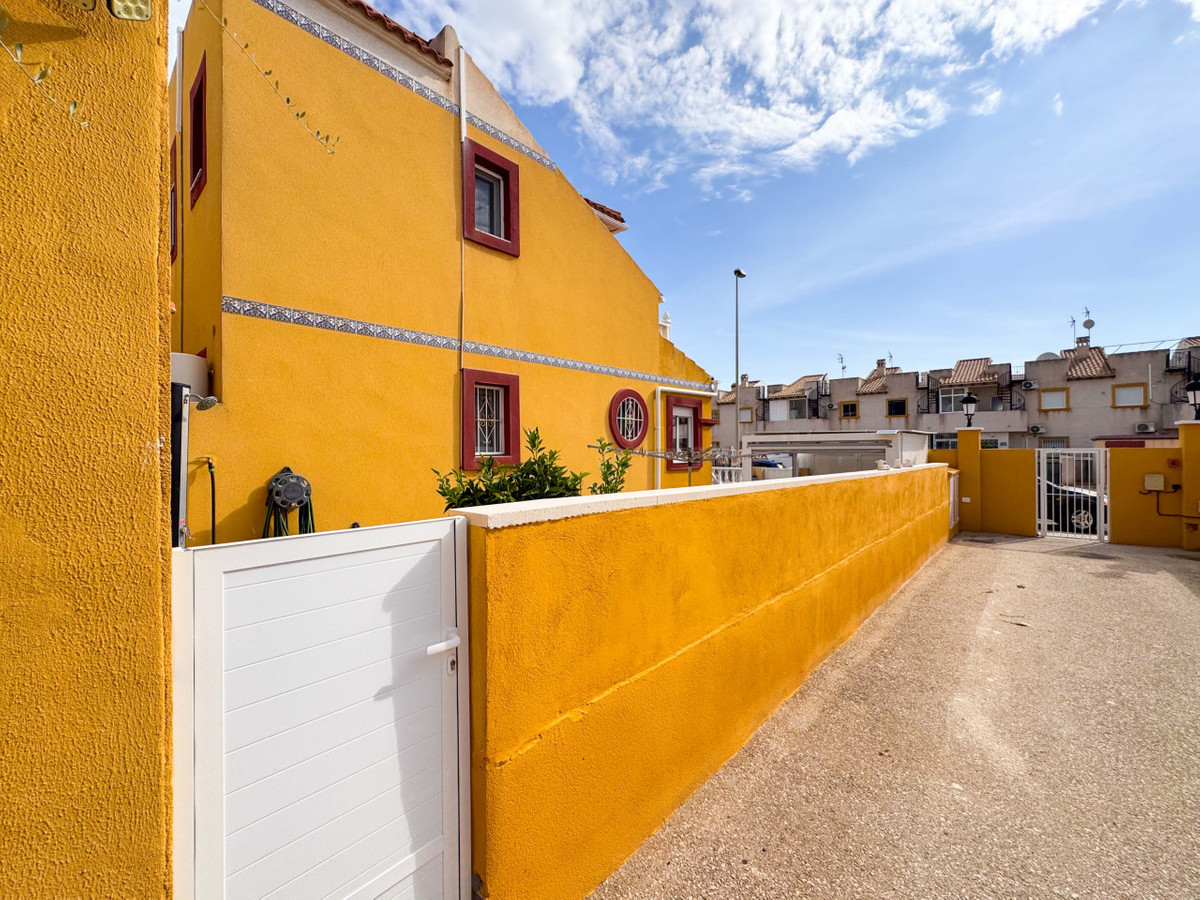 2 Bed Townhouse for sale in La Regia Costa Blanca, Alicante, Spain
