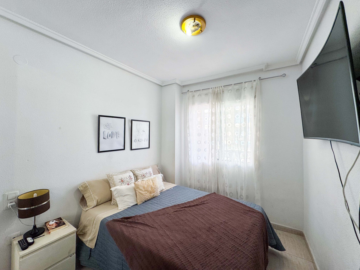 Se vende Apartamento Planta Media de 2 dormitorios en Costa Blanca, Alicante, España
