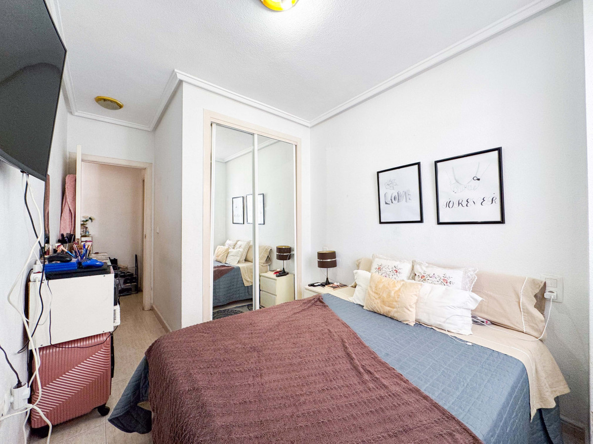 Se vende Apartamento Planta Media de 2 dormitorios en Costa Blanca, Alicante, España