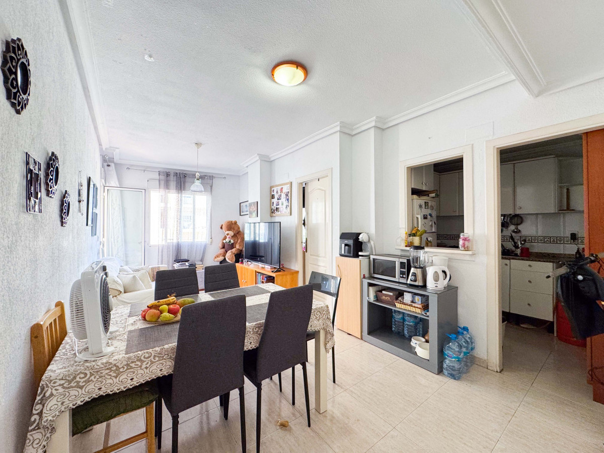 Se vende Apartamento Planta Media de 2 dormitorios en Costa Blanca, Alicante, España