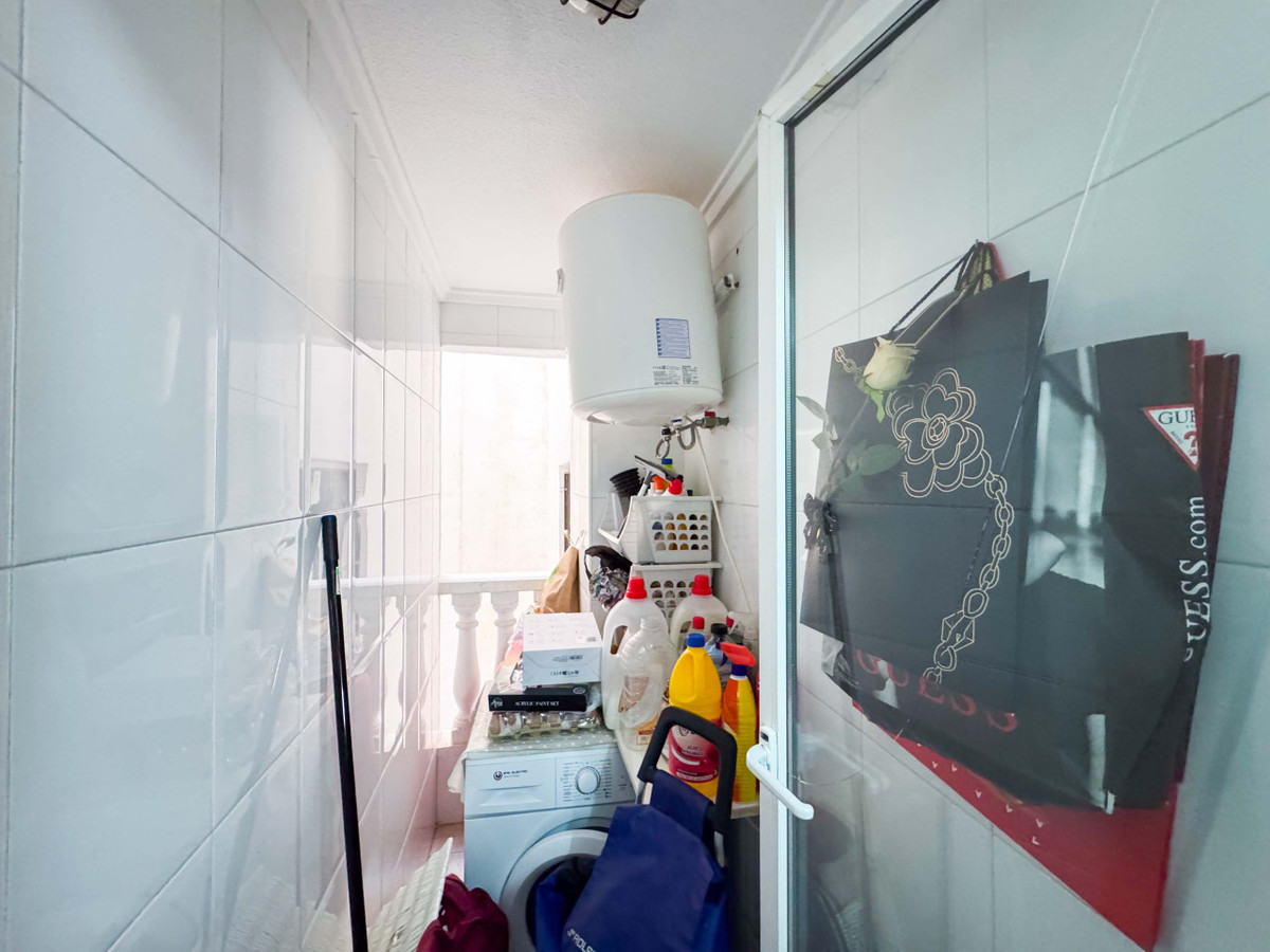 Se vende Apartamento Planta Media de 2 dormitorios en Costa Blanca, Alicante, España