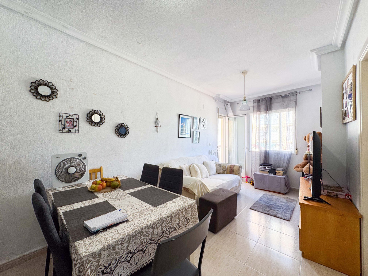 Se vende Apartamento Planta Media de 2 dormitorios en Costa Blanca, Alicante, España