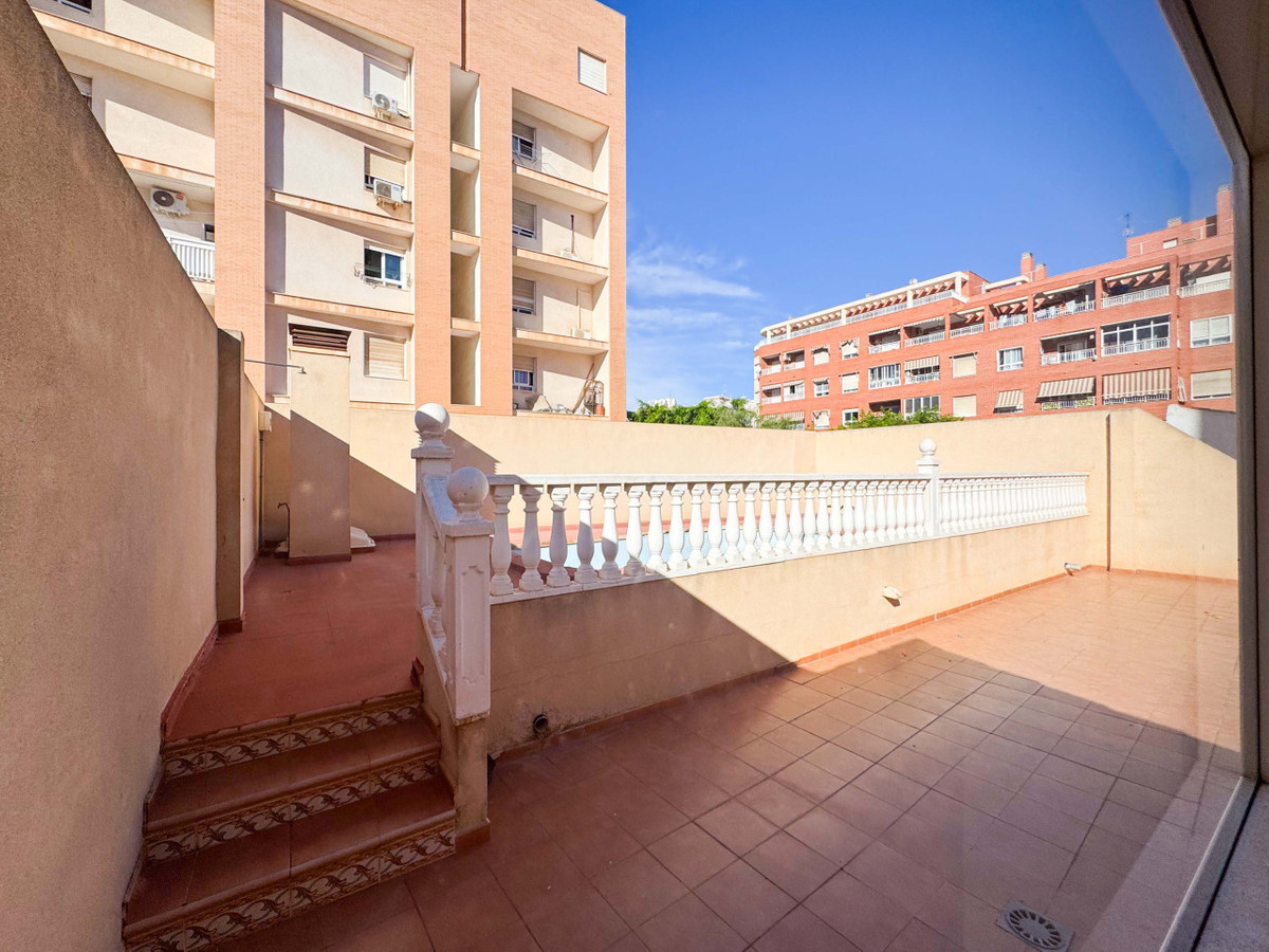 Se vende Apartamento Planta Media de 2 dormitorios en Costa Blanca, Alicante, España