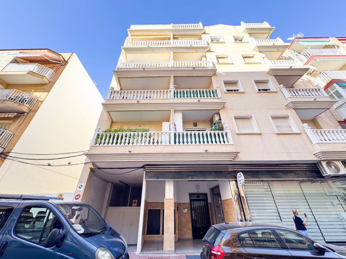 Se vende Apartamento Planta Media de 2 dormitorios en Costa Blanca, Alicante, España