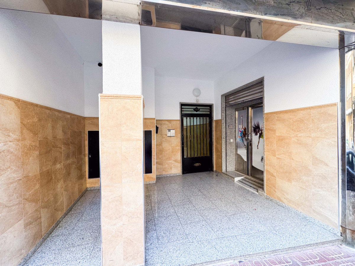 Se vende Apartamento Planta Media de 2 dormitorios en Costa Blanca, Alicante, España