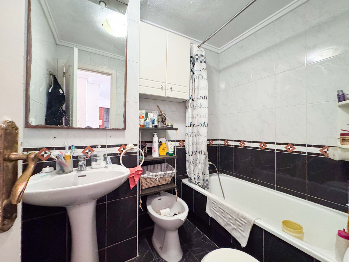 Se vende Apartamento Planta Media de 2 dormitorios en Costa Blanca, Alicante, España