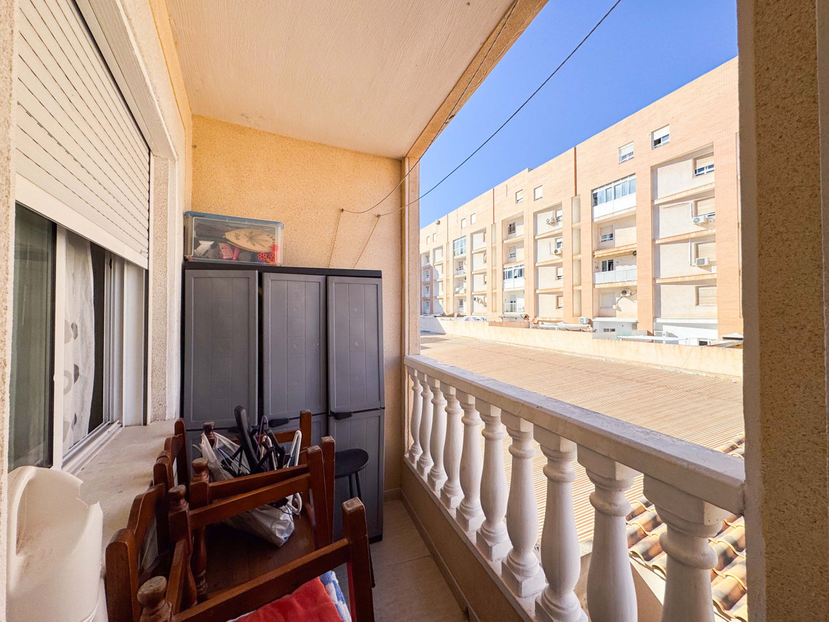 Se vende Apartamento Planta Media de 2 dormitorios en Costa Blanca, Alicante, España