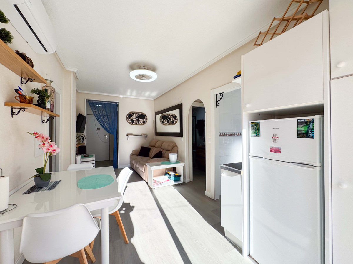 Se vende Apartamento Planta Media de 2 dormitorios en Costa Blanca, Alicante, España