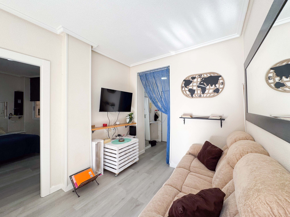 Se vende Apartamento Planta Media de 2 dormitorios en Costa Blanca, Alicante, España