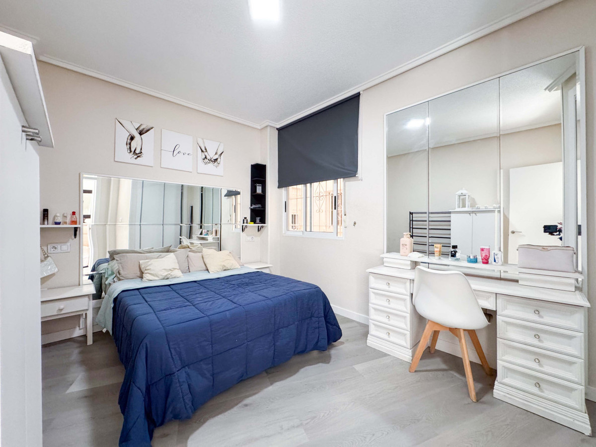 Se vende Apartamento Planta Media de 2 dormitorios en Costa Blanca, Alicante, España
