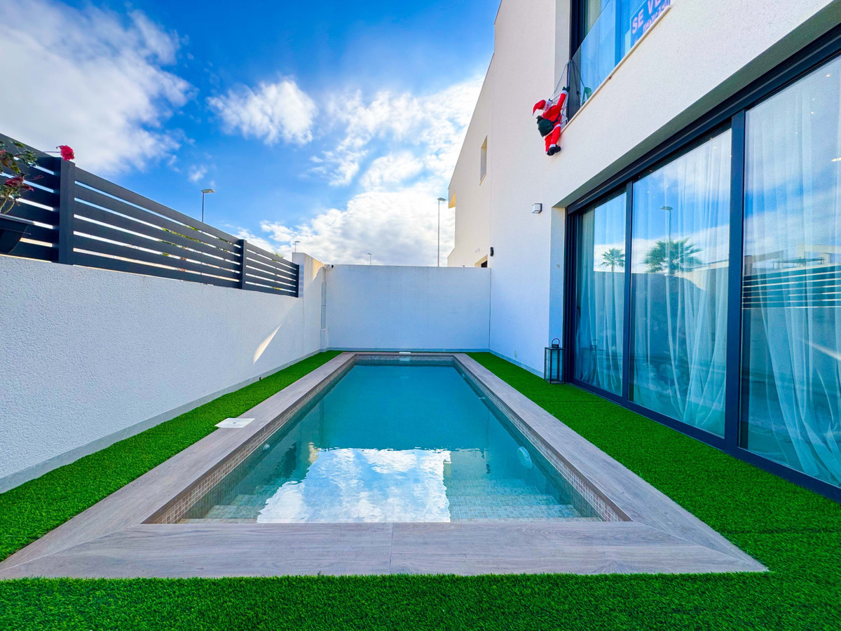 Se vende Adosada de 2 dormitorios en Costa Blanca, Alicante, España