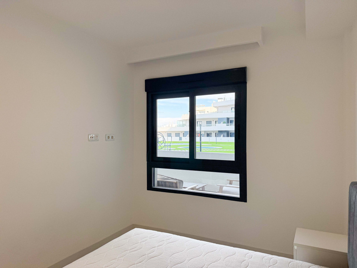 Se vende Apartamento Planta Baja de 2 dormitorios en Costa Blanca, Alicante, España