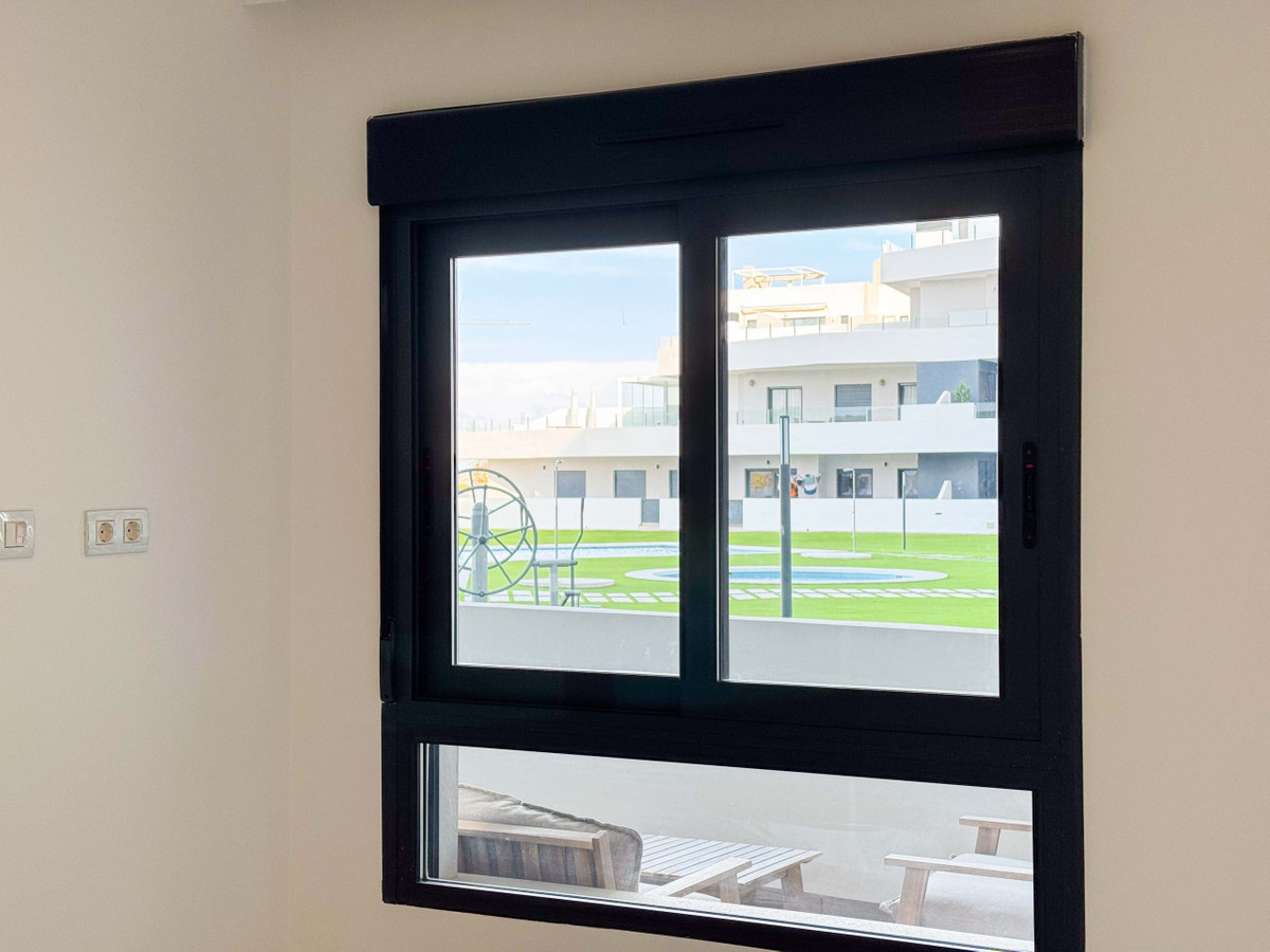 Se vende Apartamento Planta Baja de 2 dormitorios en Costa Blanca, Alicante, España
