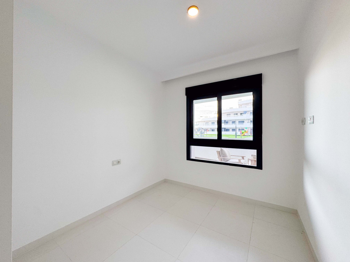 Se vende Apartamento Planta Baja de 2 dormitorios en Costa Blanca, Alicante, España