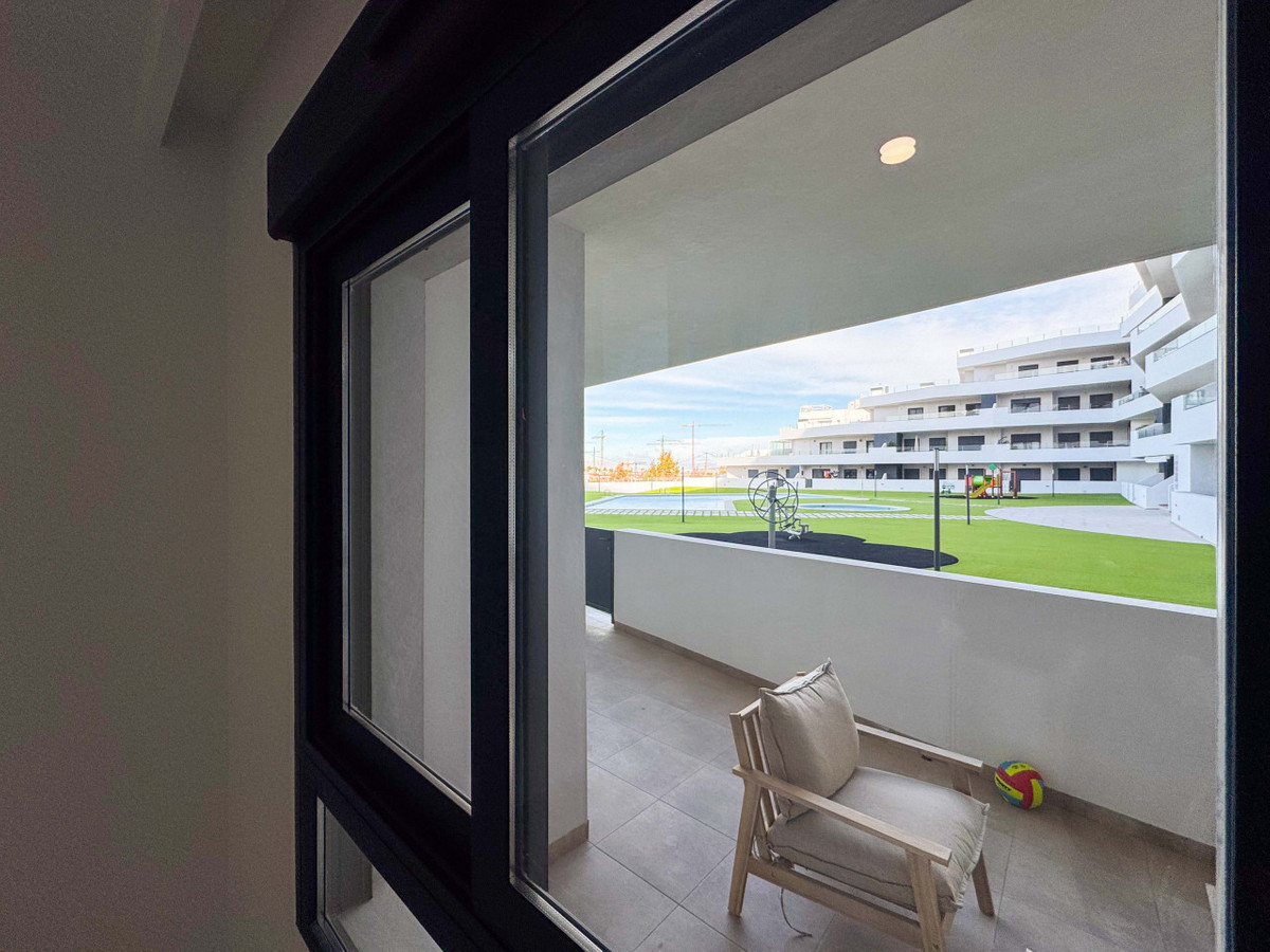 Se vende Apartamento Planta Baja de 2 dormitorios en Costa Blanca, Alicante, España