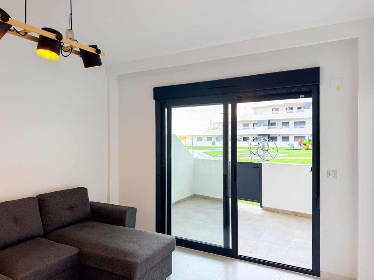 Se vende Apartamento Planta Baja de 2 dormitorios en Costa Blanca, Alicante, España