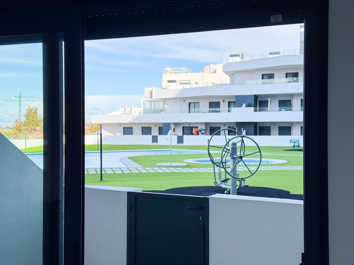 Se vende Apartamento Planta Baja de 2 dormitorios en Costa Blanca, Alicante, España