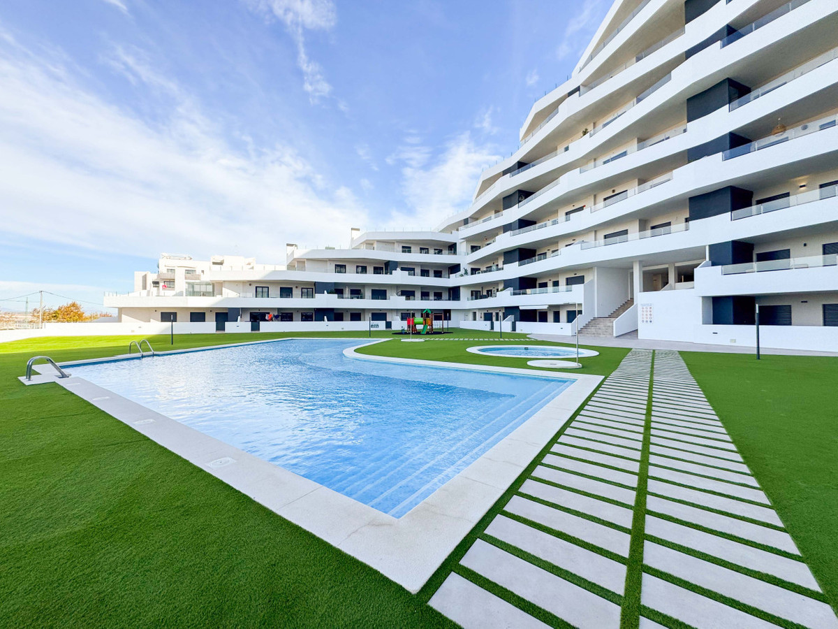 Se vende Apartamento Planta Baja de 2 dormitorios en Costa Blanca, Alicante, España