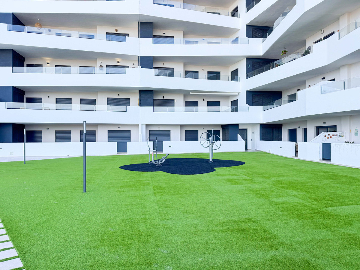 Se vende Apartamento Planta Baja de 2 dormitorios en Costa Blanca, Alicante, España