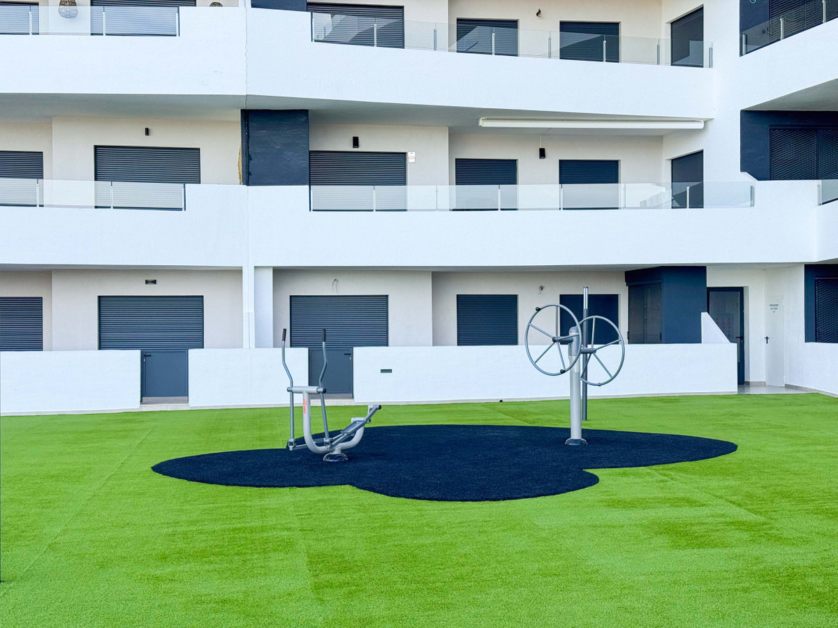 Se vende Apartamento Planta Baja de 2 dormitorios en Costa Blanca, Alicante, España