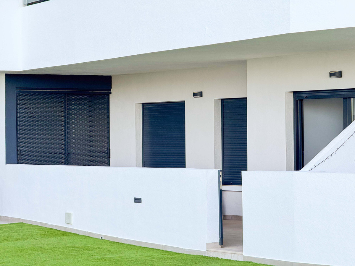 Se vende Apartamento Planta Baja de 2 dormitorios en Costa Blanca, Alicante, España