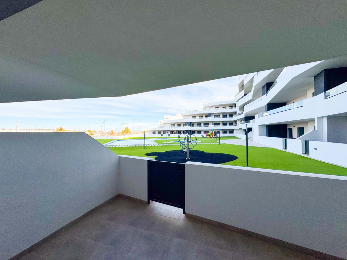 Se vende Apartamento Planta Baja de 2 dormitorios en Costa Blanca, Alicante, España