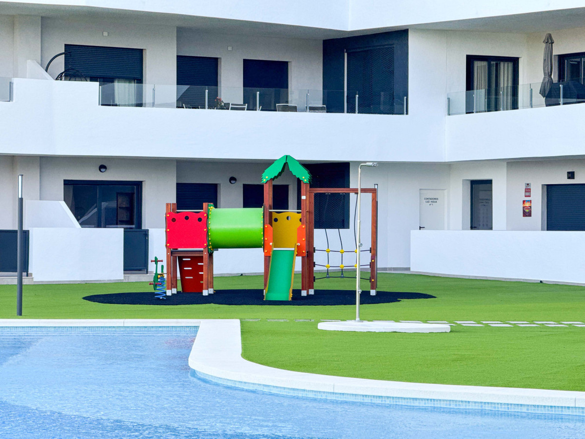 Se vende Apartamento Planta Baja de 2 dormitorios en Costa Blanca, Alicante, España