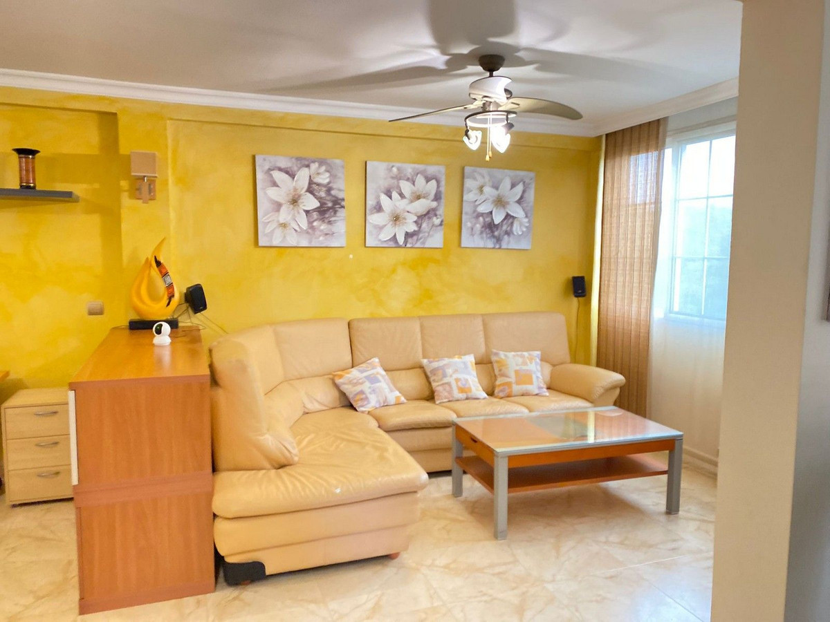 Se vende Apartamento Planta Media de 2 dormitorios en Costa Del Sol, Málaga, España