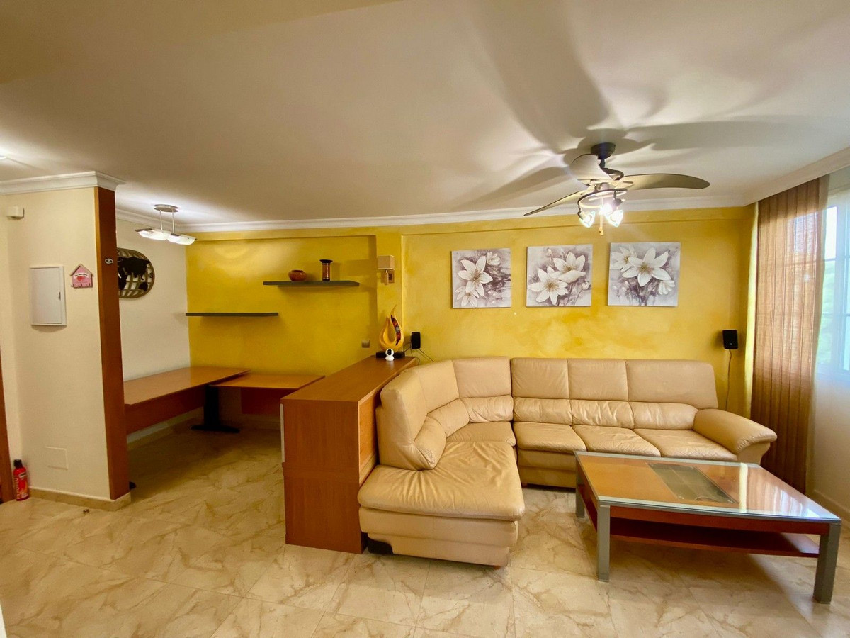 Se vende Apartamento Planta Media de 2 dormitorios en Costa Del Sol, Málaga, España