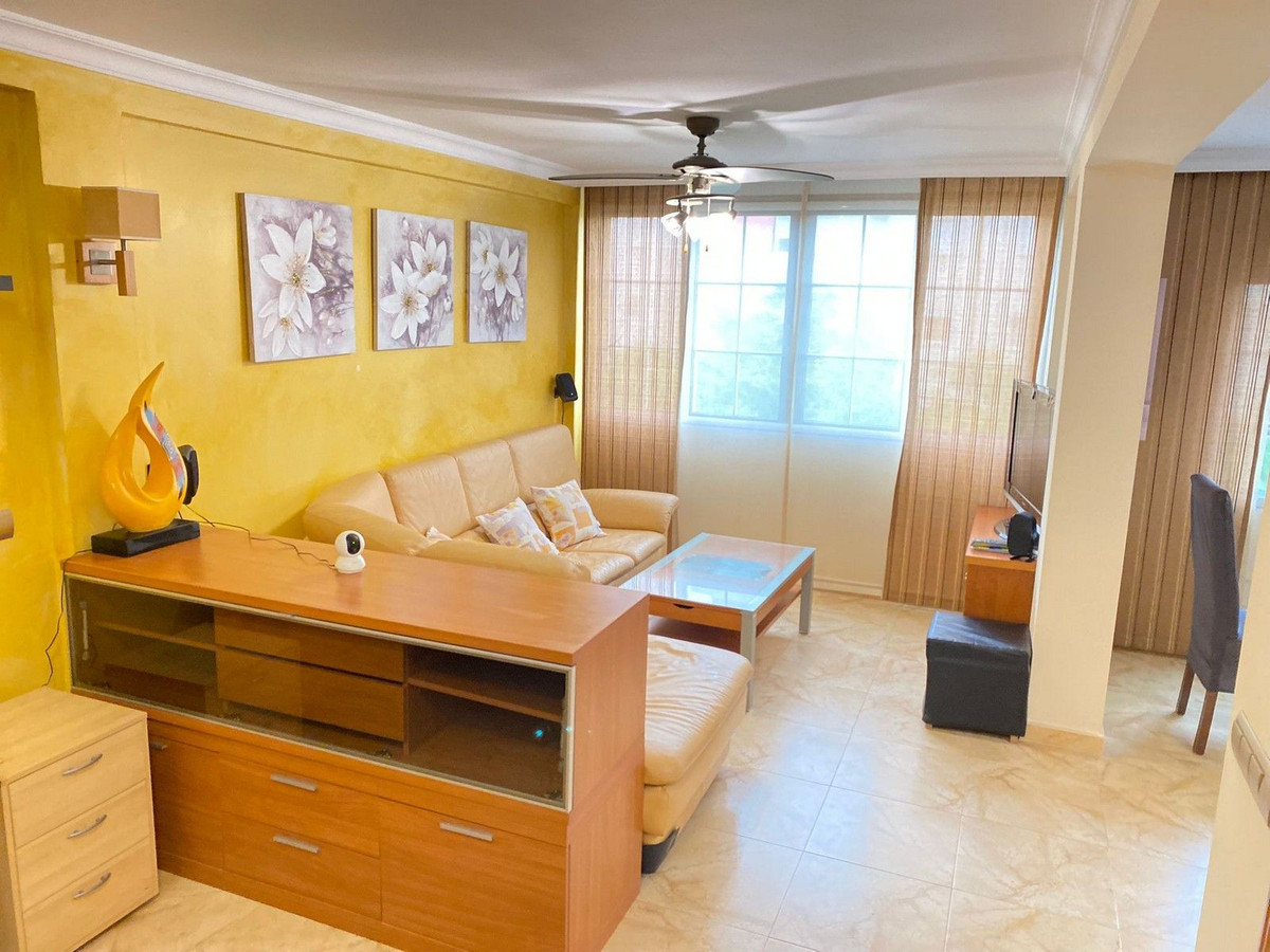 Se vende Apartamento Planta Media de 2 dormitorios en Costa Del Sol, Málaga, España