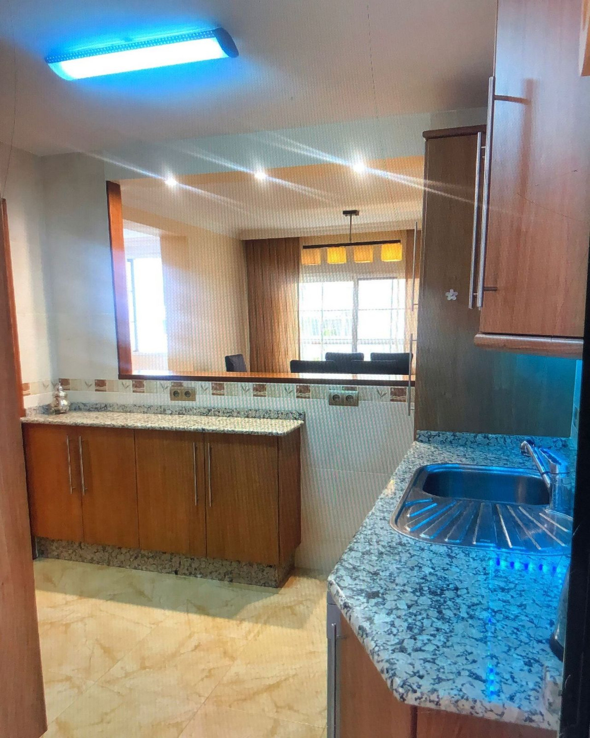 Se vende Apartamento Planta Media de 2 dormitorios en Costa Del Sol, Málaga, España