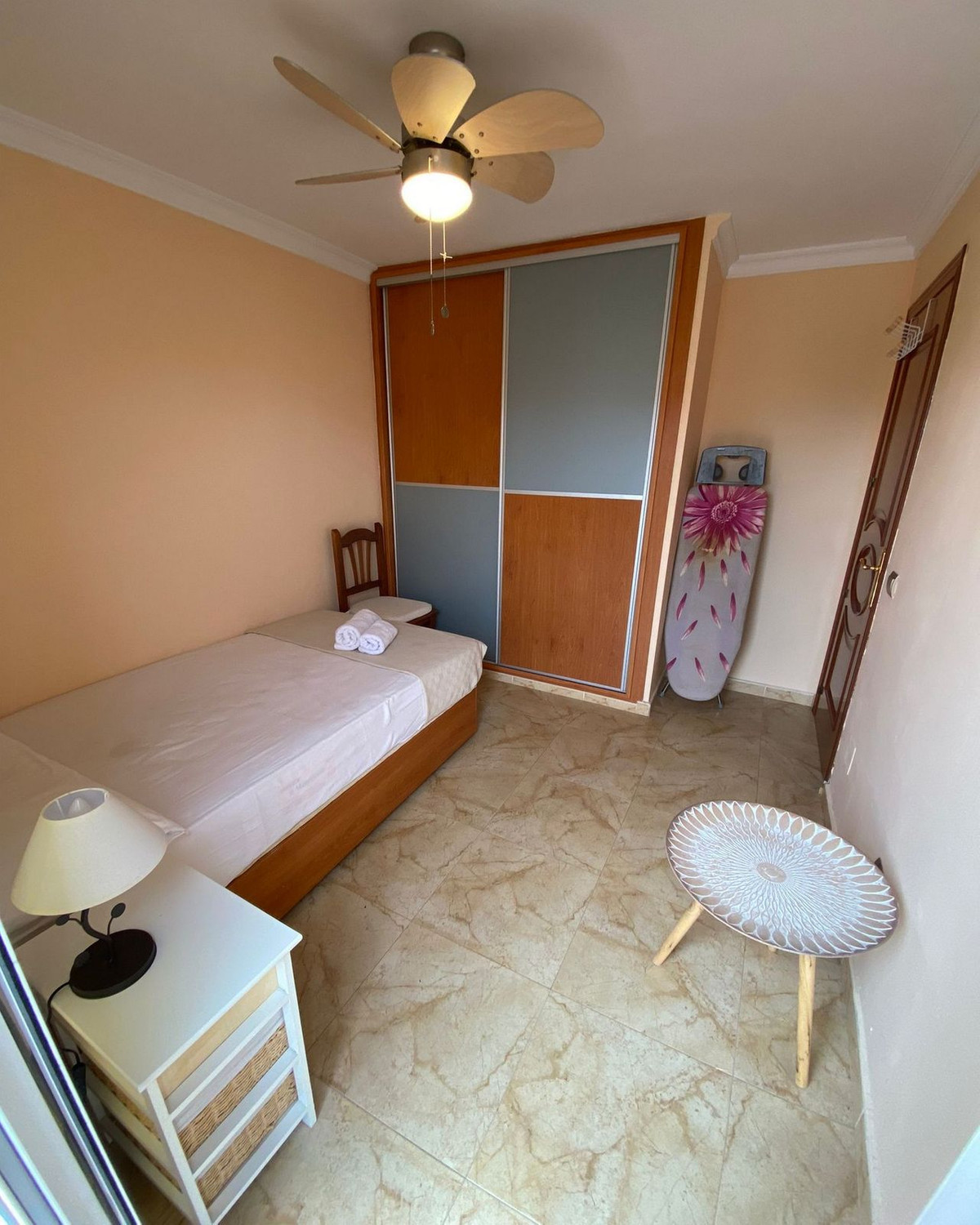 Se vende Apartamento Planta Media de 2 dormitorios en Costa Del Sol, Málaga, España