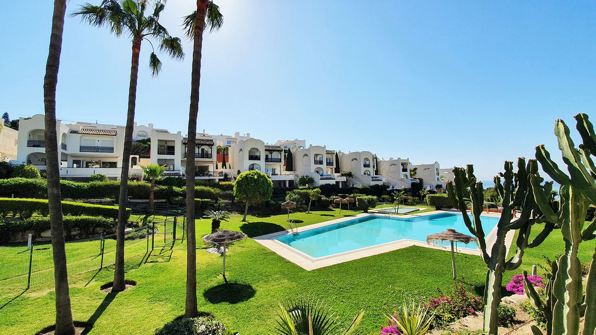 Se vende Apartamento Planta Media de 2 dormitorios en Costa Del Sol, Málaga, España