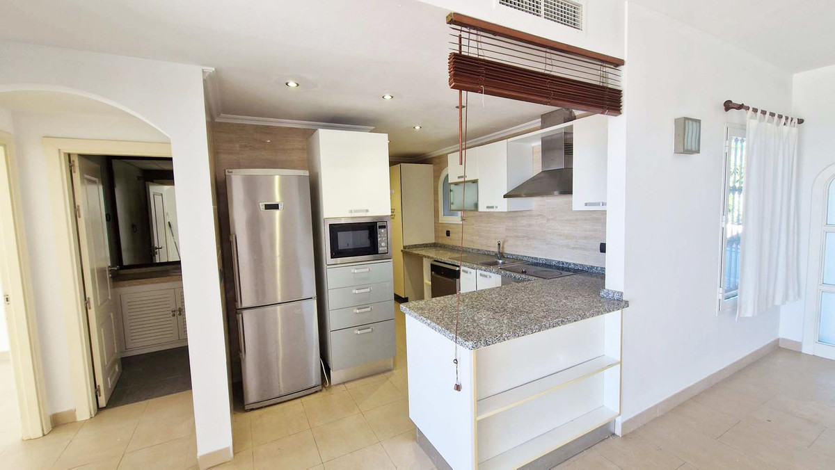 Se vende Apartamento Planta Media de 2 dormitorios en Costa Del Sol, Málaga, España