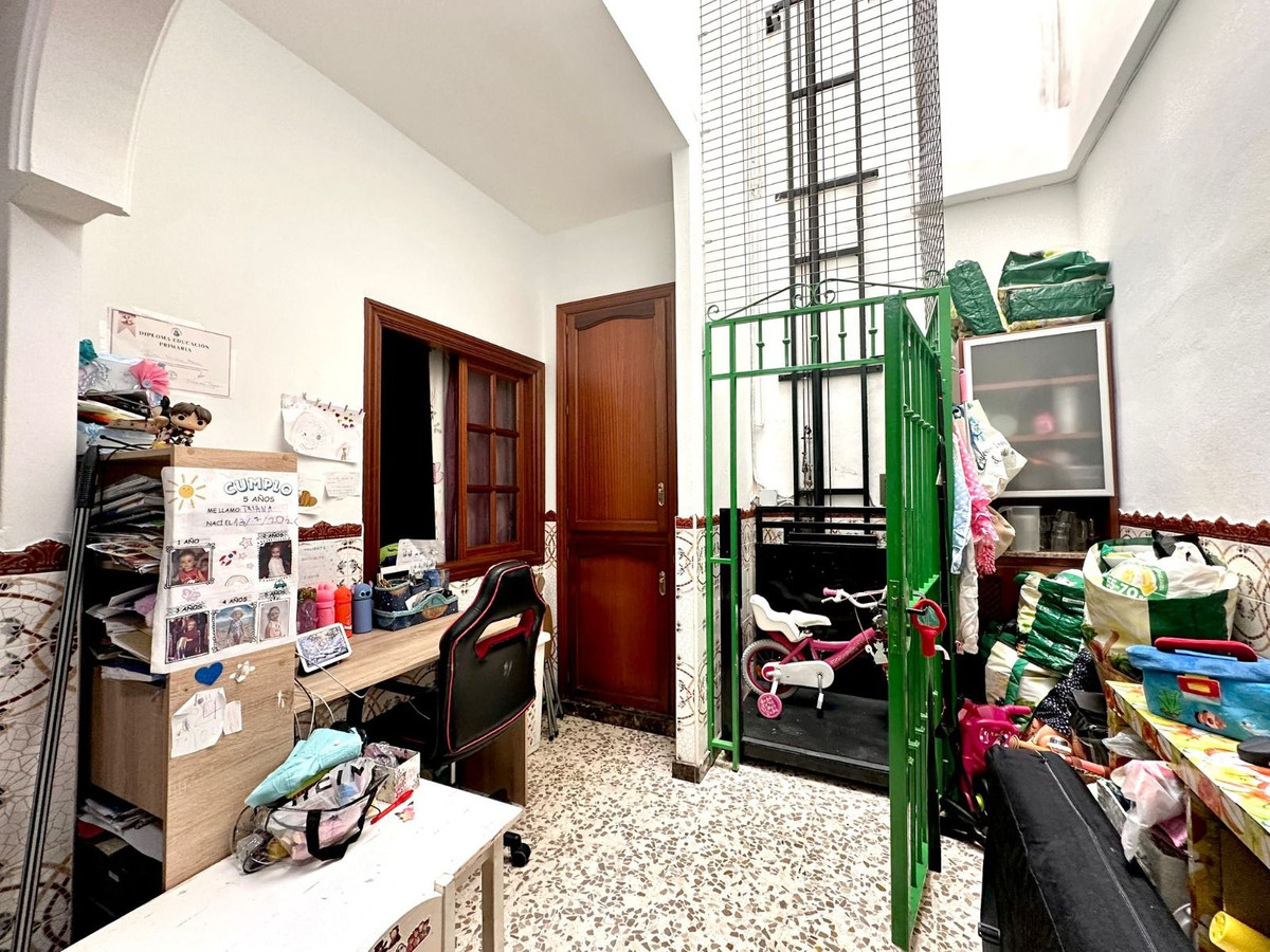 2 Bed Apartment for sale in Estepona Costa Del Sol, Málaga, Spain