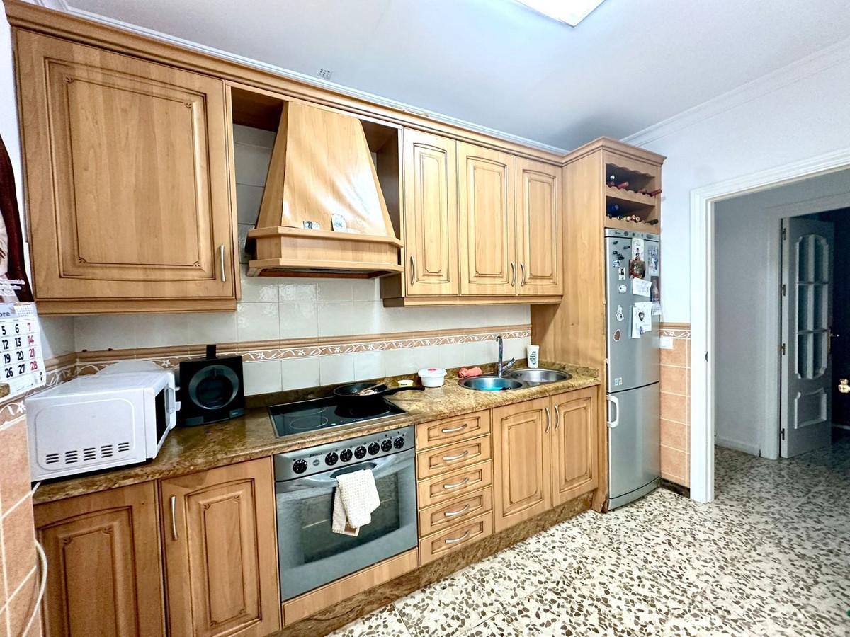2 Bed Apartment for sale in Estepona Costa Del Sol, Málaga, Spain