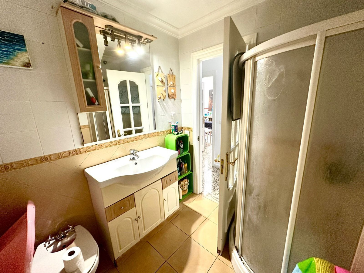 2 Bed Apartment for sale in Estepona Costa Del Sol, Málaga, Spain