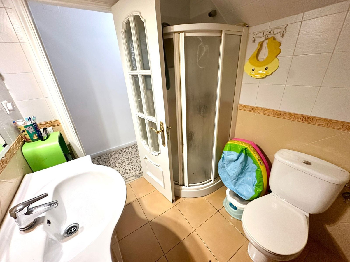 2 Bed Apartment for sale in Estepona Costa Del Sol, Málaga, Spain