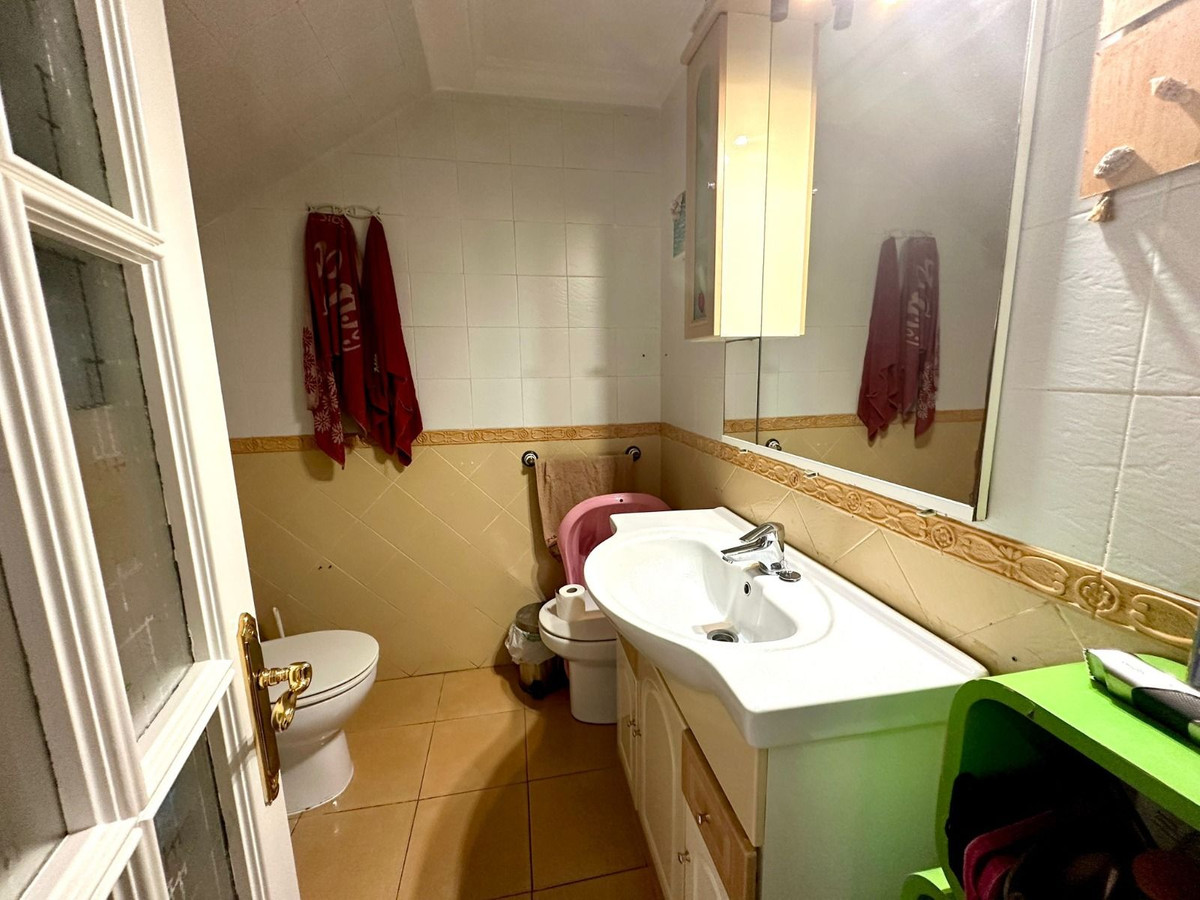2 Bed Apartment for sale in Estepona Costa Del Sol, Málaga, Spain