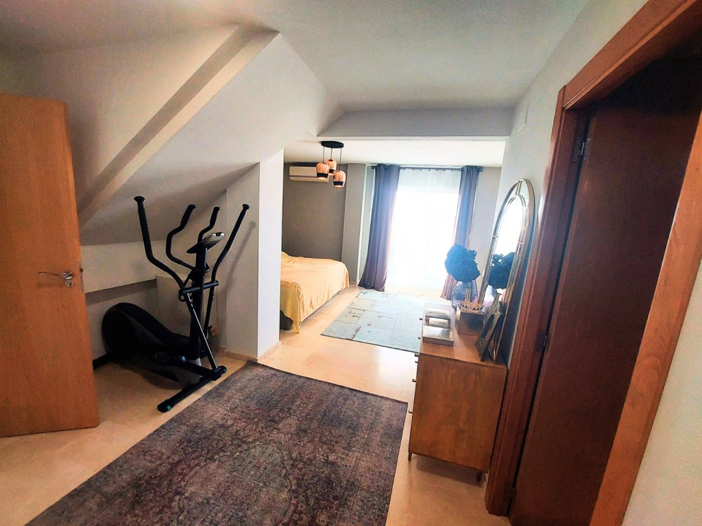 Se vende Villa - Chalet de 5 dormitorios en Costa Blanca, Alicante, España