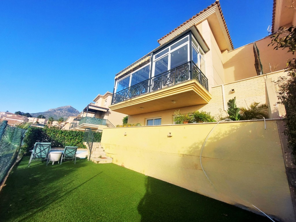 Se vende Villa - Chalet de 5 dormitorios en Costa Blanca, Alicante, España