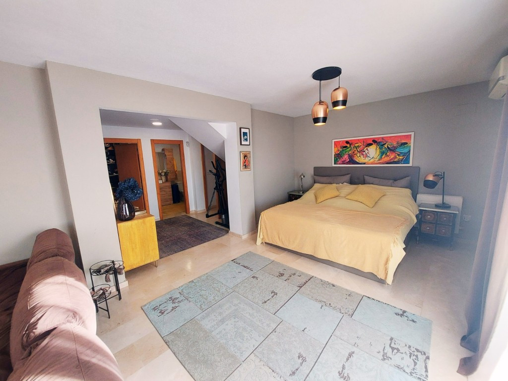 Se vende Villa - Chalet de 5 dormitorios en Costa Blanca, Alicante, España