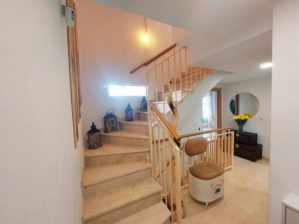 Se vende Villa - Chalet de 5 dormitorios en Costa Blanca, Alicante, España
