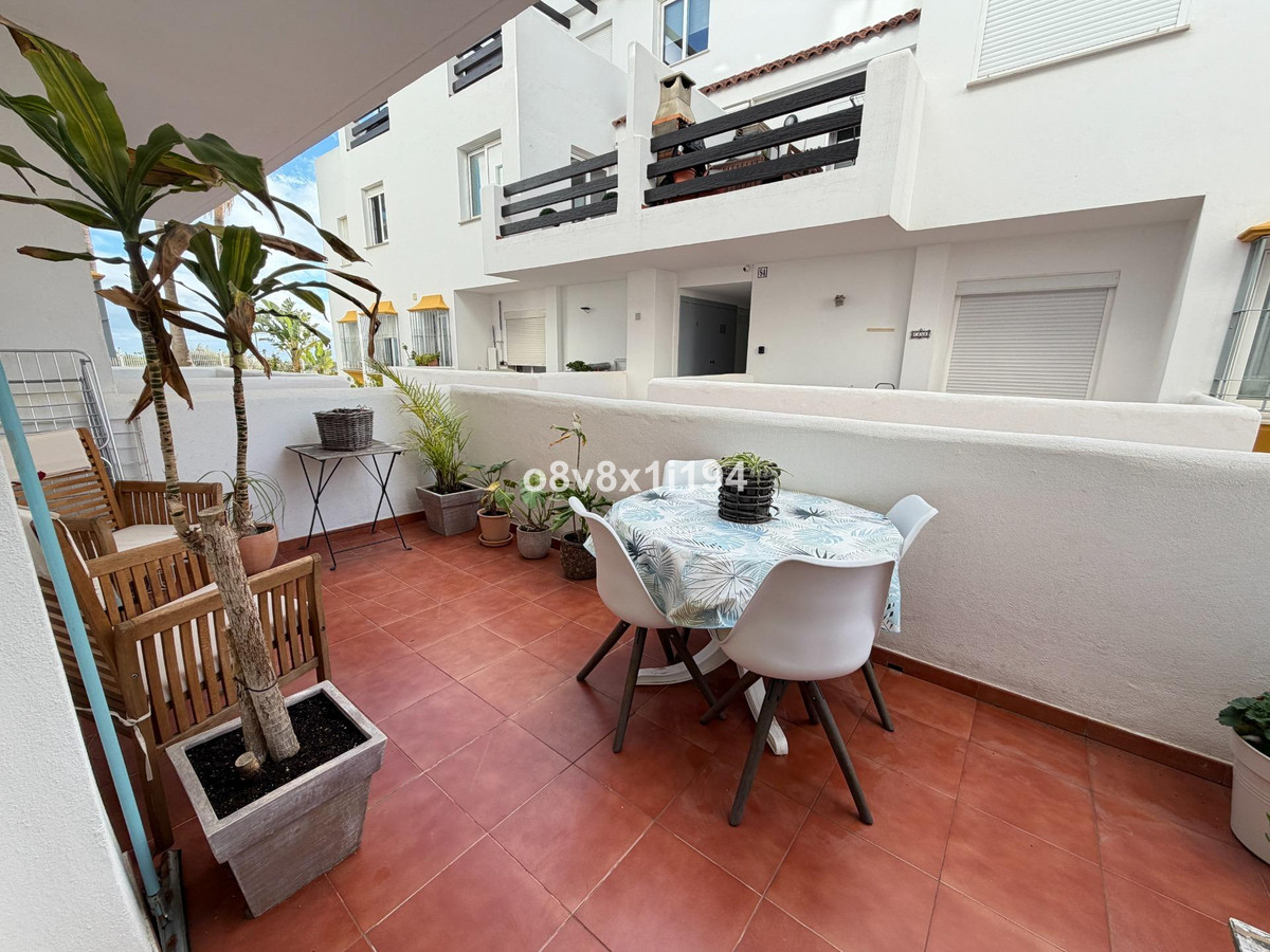 Se vende Apartamento Planta Media de 2 dormitorios en Costa Del Sol, Málaga, España