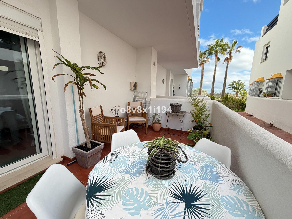 Se vende Apartamento Planta Media de 2 dormitorios en Costa Del Sol, Málaga, España