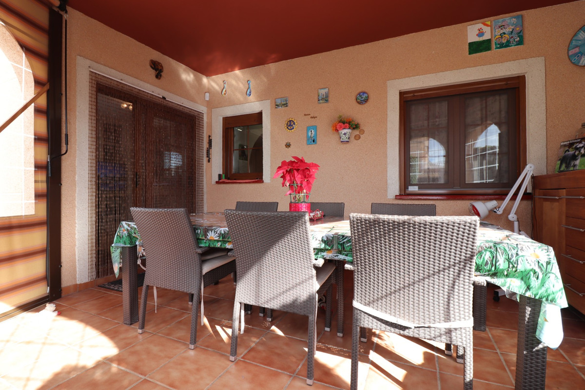 Se vende Villa - Chalet de 3 dormitorios en Costa Blanca, Alicante, España