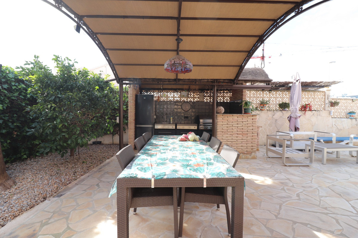 Se vende Villa - Chalet de 3 dormitorios en Costa Blanca, Alicante, España