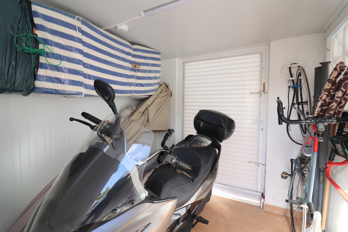 Se vende Villa - Chalet de 3 dormitorios en Costa Blanca, Alicante, España