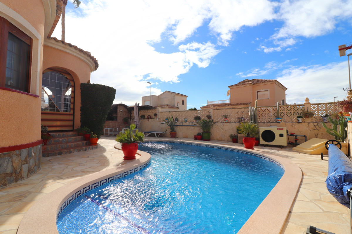 Se vende Villa - Chalet de 3 dormitorios en Costa Blanca, Alicante, España