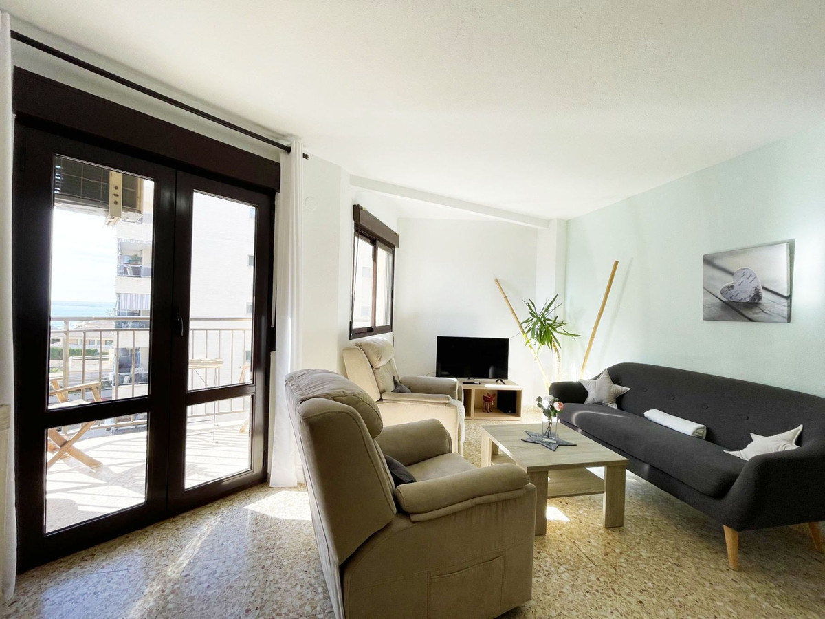 Se vende Apartamento Planta Media de 3 dormitorios en Costa Blanca, Alicante, España